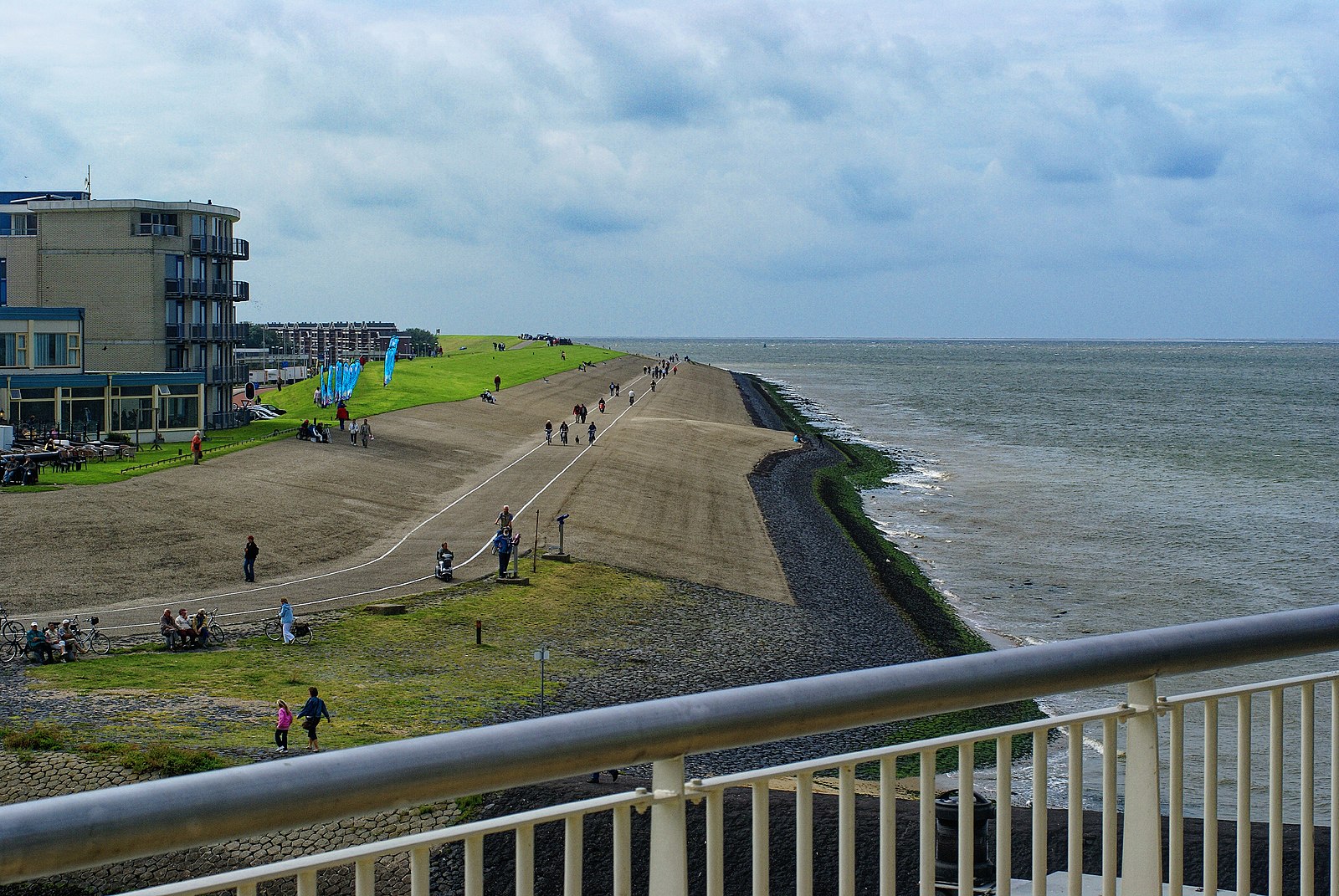 Heel Den Helder op de schop